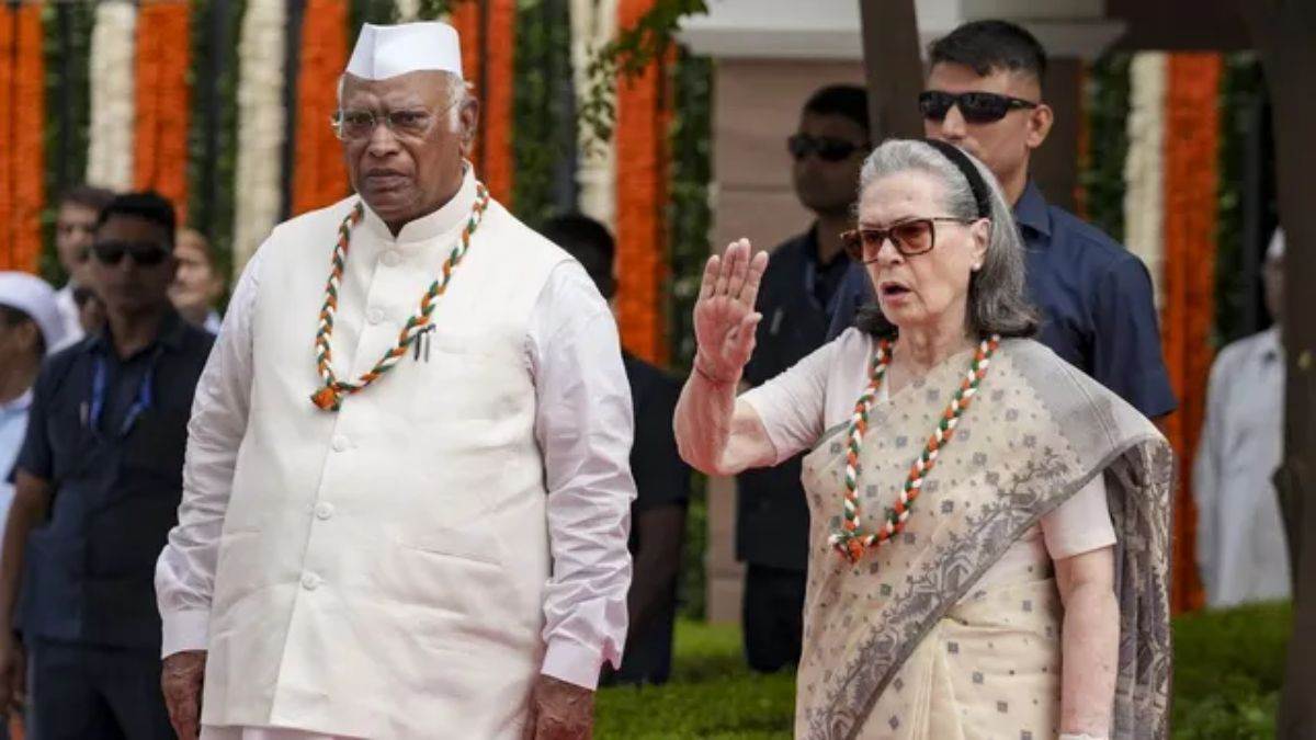 वंदे मातरम् विवाद में सोनिया गांधी के खिलाफ BJP की FIR
