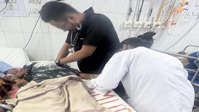 रायपुर के आंबेडकर अस्पताल की हेल्प डेस्क बनी हेल्पलेस, आधे घंटे पर्ची का इंतजार, थम गई महिला की सांसें