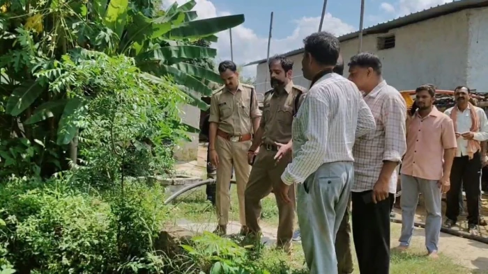 छतरपुर में भैंस का दूध निकालने खेत गया किसान, कमरे में लहूलुहान मिला शव; एक हफ्ते पहले हुआ था लापता