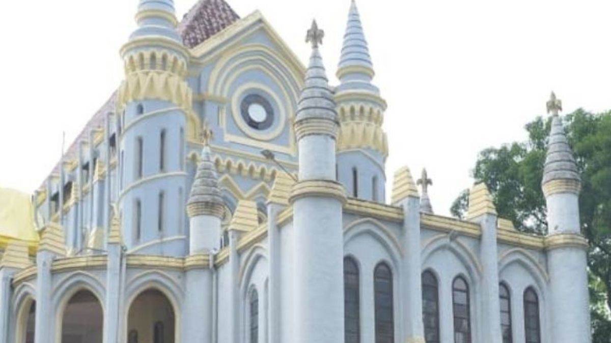 जबलपुर जिला कोर्ट में पहचान से इनकार, निलंबित सीएसपी नेहा पच्चीसिया ने हाई कोर्ट में बोला- पति-पत्नी की तरह रहते थे