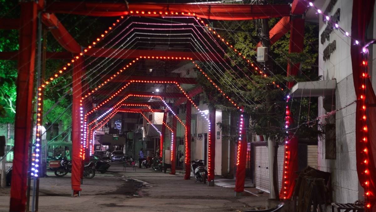 Navratri 2023 जबलपुर में दुर्गा पंडालों को बिजली कनेक्शन लेकर ही किया