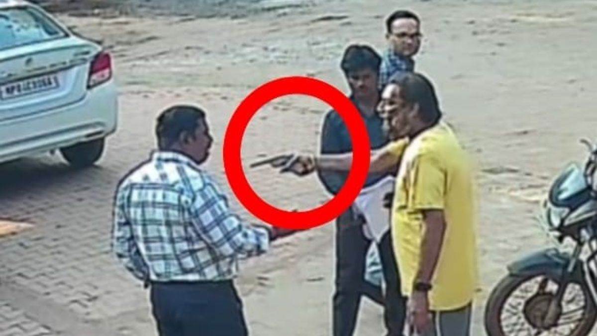 अस्पताल परिसर में BMO पर कट्टा तानकर पैसे मांगने वाला ड्रेसर गिरफ्तार, जेल भेजा गया, दहशत में स्टाफ