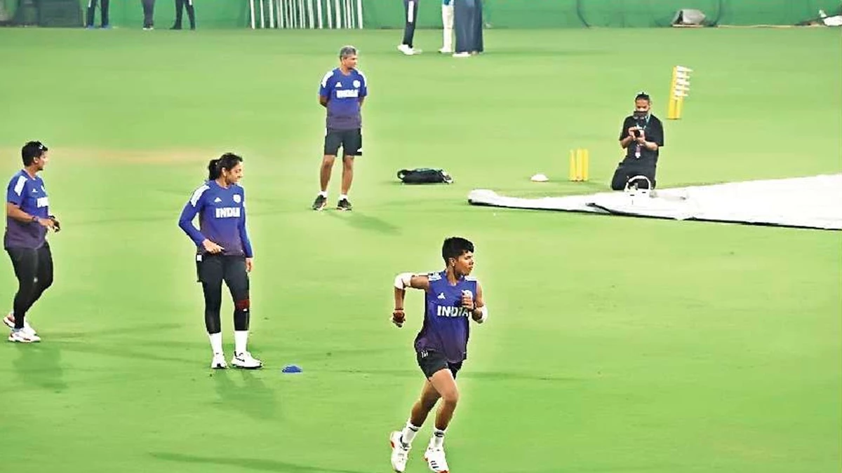 ICC Women's World Cup 2025: भारतीय महिला क्रिकेट टीम ने इंदौर के होलकर स्टेडियम में पहली बार किया पूर्ण अभ्यास