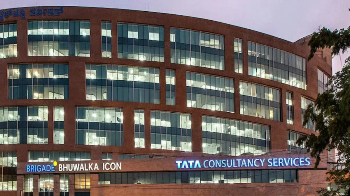 रतन टाटा की TCS में 20,000 कर्मचारियों की छंटनी पर मचा हंगामा, अब यूनियन ने की कार्रवाई की मांग