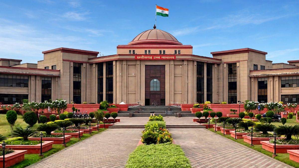 CG हाईकोर्ट ने जारी किया 2027 का हॉलिडे कैलेंडर, देखें साल भर की छुट्टियों की लिस्ट… रजिस्ट्री ऑफिस का अलग शेड्यूल