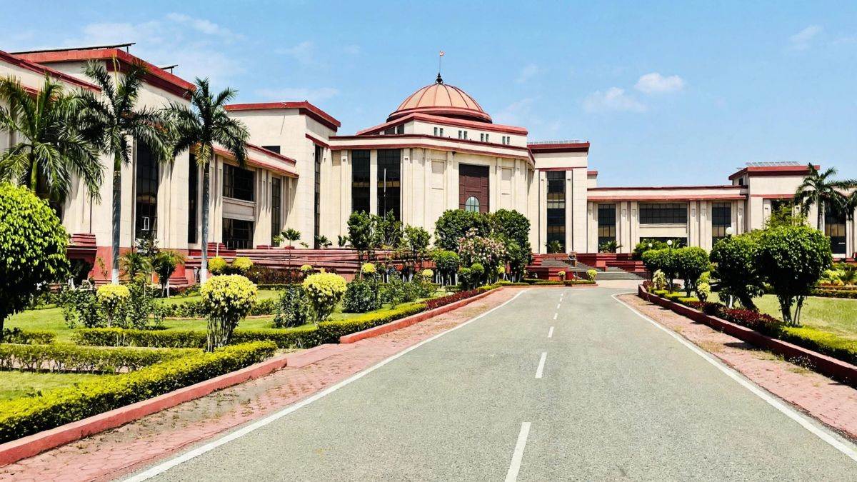 25 साल बाद भी छत्तीसगढ़ में नहीं बनी CAT की स्थायी बेंच, हाईकोर्ट ने केंद्र सरकार से तीन हफ्ते में मांगा जवाब