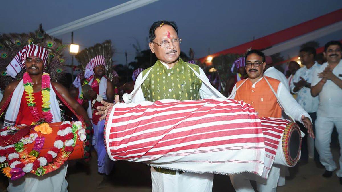 आदिवासी समाज का इतिहास गौरवशाली, हमारी संस्कृति और प्रकृति संरक्षण की परंपरा पूरे देश के लिए प्रेरणा : सीएम साय