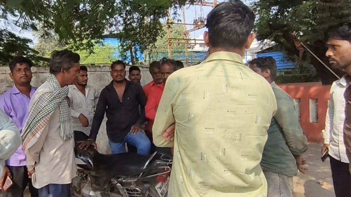 देवास के समीप गांव में तीन युवकों की मौत, एक माह में 10 युवाओं की जा चुकी है जान, ग्रामीणों में पसरी दहशत