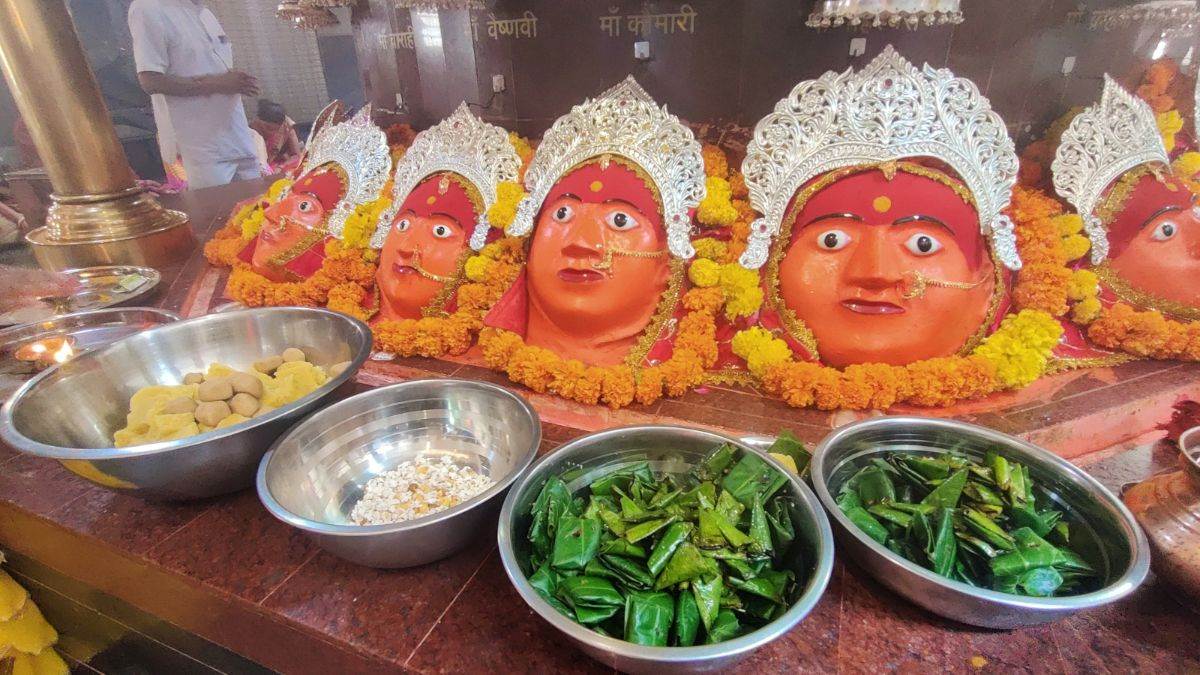 295 साल प्राचीन मंदिर की अनोखी परंपरा : खरगोन में बाकी माता को लगता है ‘पान के बीड़े’ का भोग, आस्था के पीछे सेहत का विज्ञान