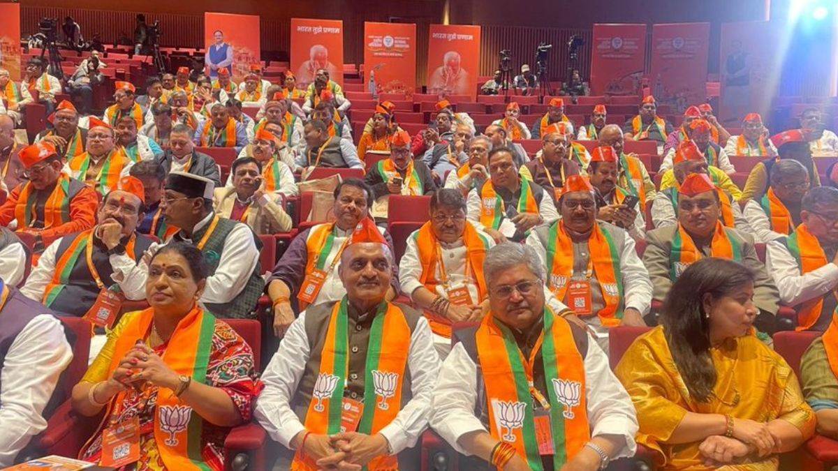 BJP Adhiveshan: दिल्ली में भाजपा का राष्ट्रीय अधिवेशन शुरू, पहुंचे दिग्गज  नेता, देखिए वीडियो - BJP Adhiveshan two day National Council meet on Lok  Sabha Elections 2024 Read Latest Updates