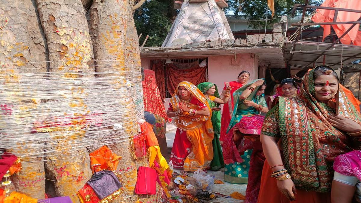 Dasha Mata Vrat 2023: महिलाओं ने की दशा माता और पीपल का पूजन