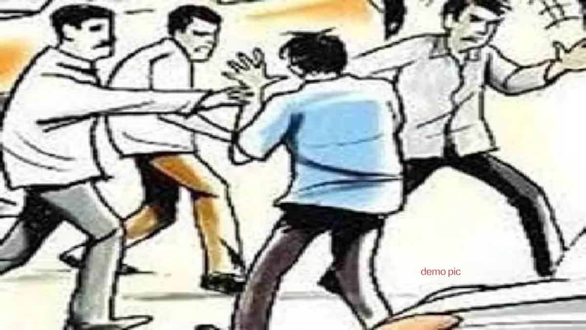 Indore News:  बूथ विस्तारक अभियान की बैठक में भिड़े भाजपा पदाधिकारी, चाकू दिखाकर धमकाने का आरोप