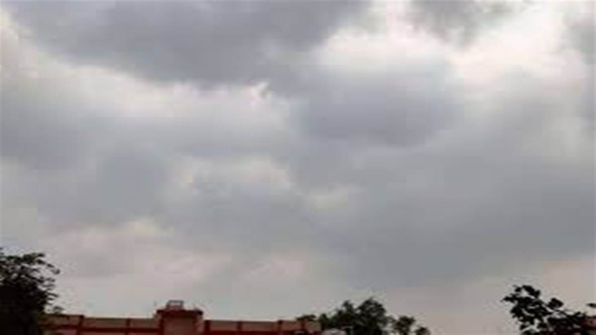 Indore Weather Update: हल्की बारिश के बाद रात में चली तेज हवा, पारा दो डिग्री लुढ़का
