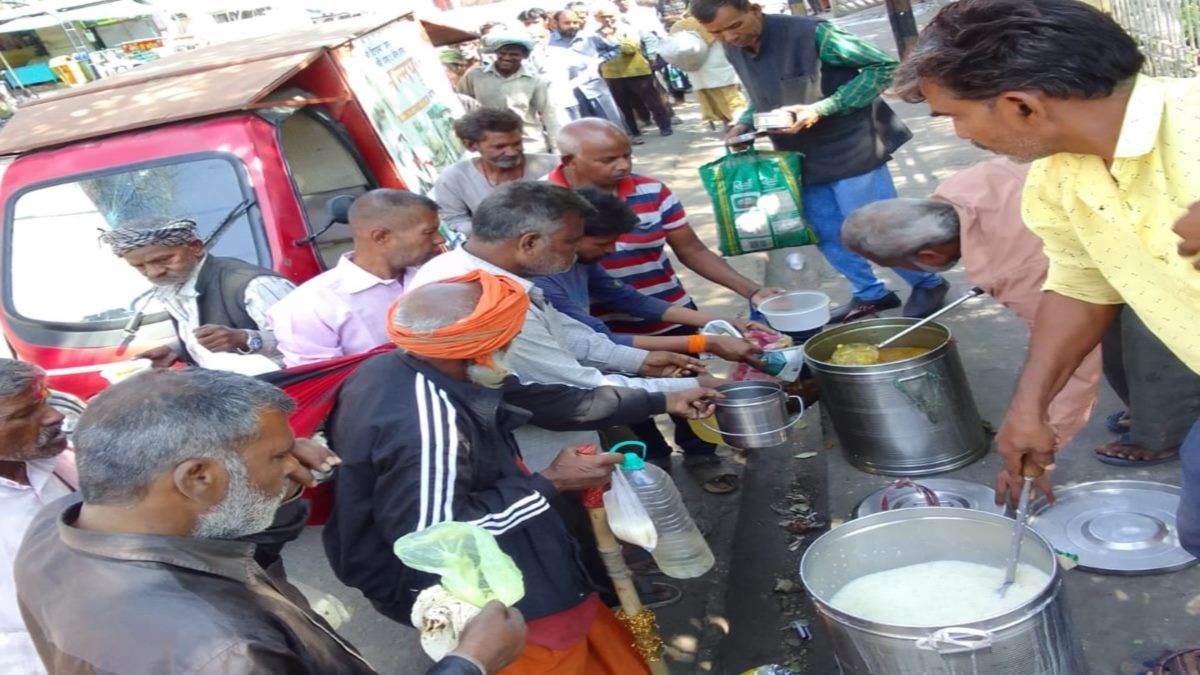 Bhopal News: हर दिन एक हजार जरूरतमंदों को भोजन कराने तीन वर्षों से चल रही निश्शुल्क रसोई