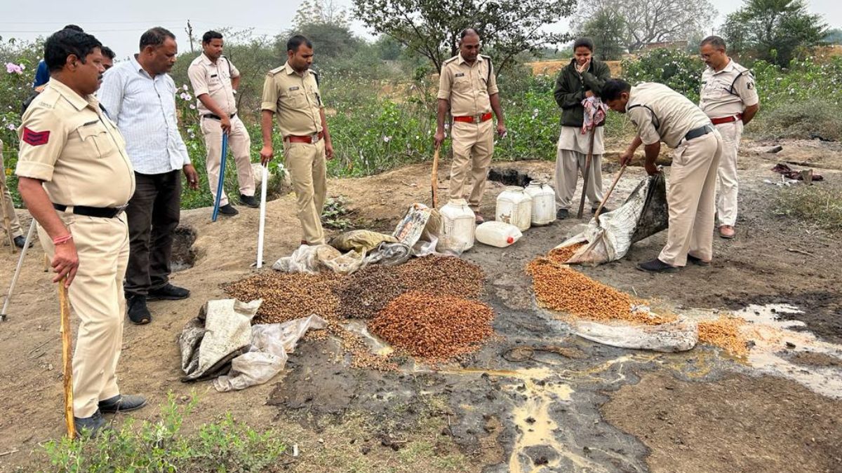 Bilaspur Crime News: 70 लीटर महुआ शराब के साथ तीन गिरफ्तार