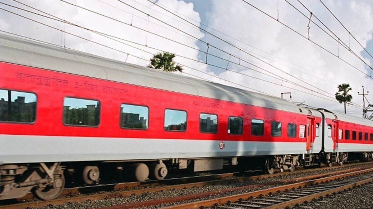 Bilaspur Railway News: बिलासपुर रेल मंडल की सभी रेल लाइनों का हुआ विद्युतीकरण