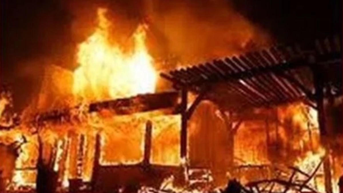 Gwalior Fire News: झोपड़ी में जिंदा जली 5 वर्षीय बच्ची, पिता की शराब की लत ने ली जान