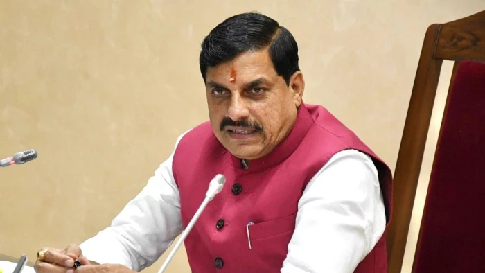 'अपना प्रदर्शन सुधारें नहीं तो...', सीएम मोहन यादव ने कमिश्नरों एवं कलेक्टरों को दी सुधार की चेतावनी