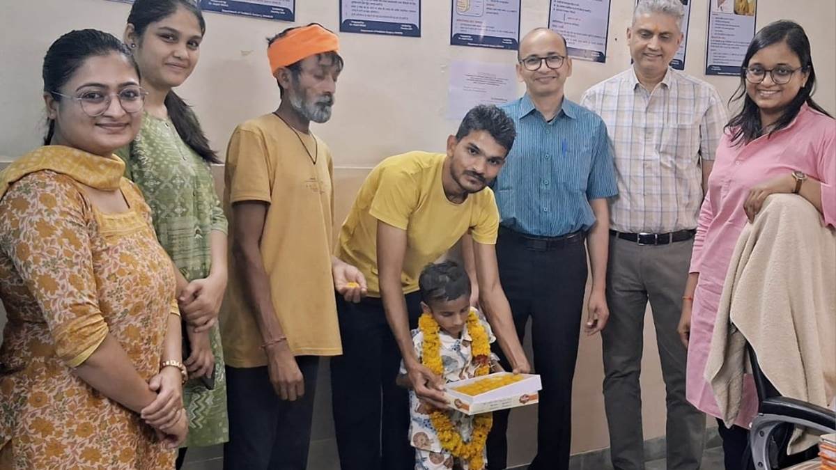 12 साल के बच्चे पर कुत्ते ने किया था हमला, पेट से खींच ली थी आंत; 56 दिन तक मौत से लड़ा 'धुरंधर'