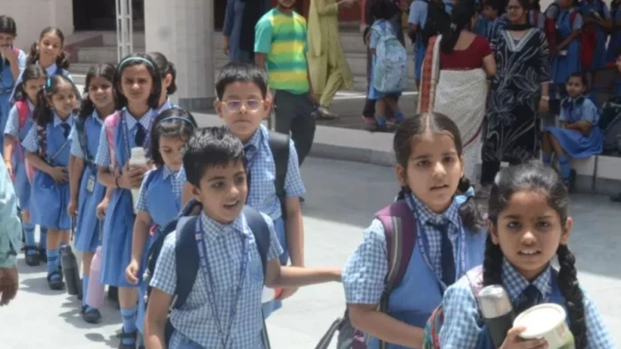 बच्चों की बल्ले-बल्ले, स्कूलों में अप्रैल से जून तक लंबी छुट्टियां... CG सरकार ने किया Holidays का एलान