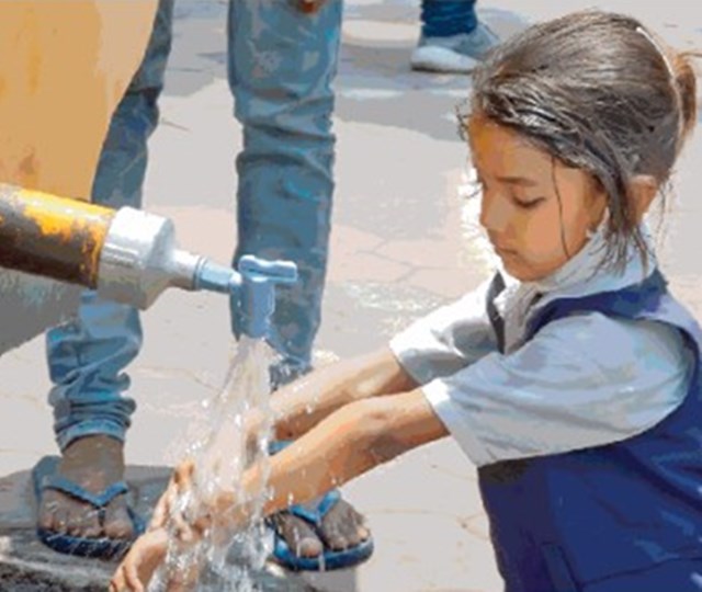 कोरोना ने सिखा दिया खाने से पहले हाथ धोना