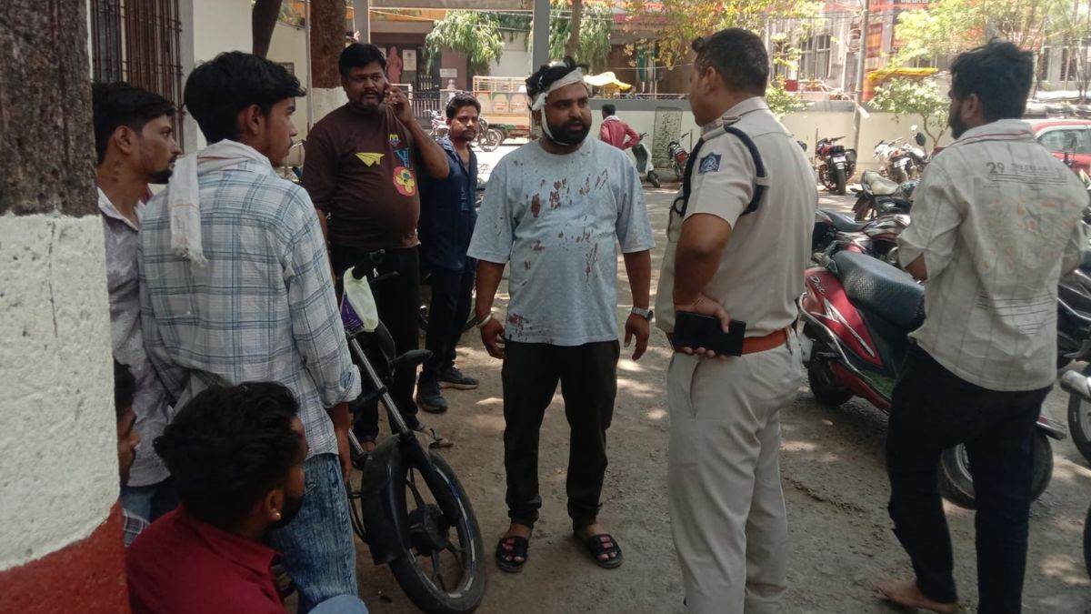 विदिशा जिला अस्पताल में चले चाकू, दो घायल; तोड़फोड़ से मची अफरा-तफरी