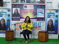 Jabalpur News Surbhi Mule of the city has been reciting Shrimad Bhagwat  Geeta since morning to register her name in the India Book of Records