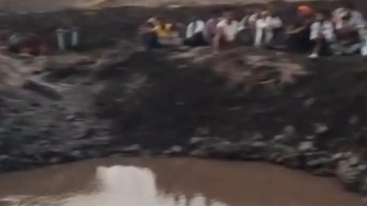 मजदूरी करने सूरत गए माता-पिता पर टूटा दुख का पहाड़, झाबुआ में बिना मुंडेर के कुएं में डूबे दोनों बच्चे
