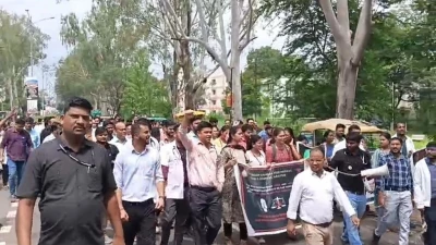 जबलपुर में बिना उपचार मरीजों को लौटाया, 25 से अधिक सर्जरी टली; आज बंद रहेंगी समस्त क्लीनिक और ओपीडी जबलपुर में बिना उपचार मरीजों को लौटाया, 25 से अधिक सर्जरी टली; आज बंद रहेंगी समस्त क्लीनिक और ओपीडी