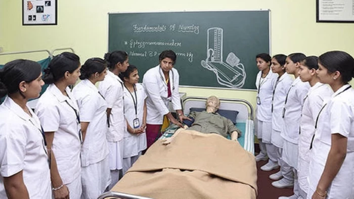 इंडियन नर्सिंग काउंसिल का चाबुक चला: छत्तीसगढ़ के 42 व रायपुर के 15 नर्सिंग संस्थानों की मान्यता रद