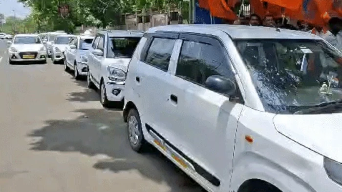 भोपाल में 3500 टैक्सियों का चक्का जाम, किराया बढ़ाने और एग्रीगेटर कंपनियों पर नकेल कसने की मांग, CM को सौंपेंगे ज्ञापन