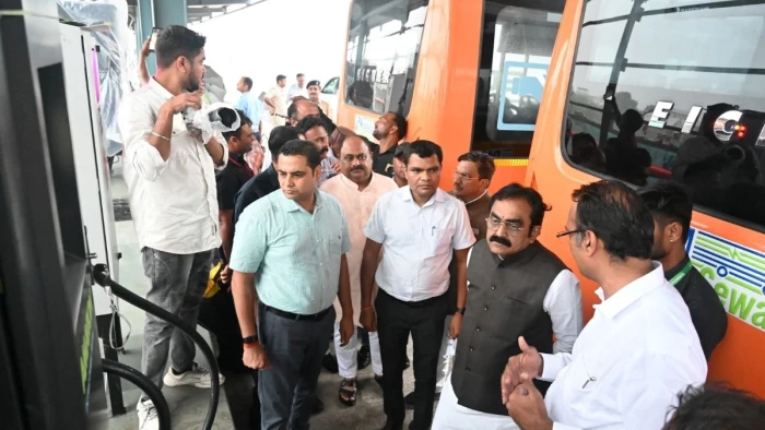 जबलपुर में 32 पीएम ई-बसें पहुंचीं, मुख्यमंत्री इसी माह करेंगे शुभारंभ, यह हैं खूबियां