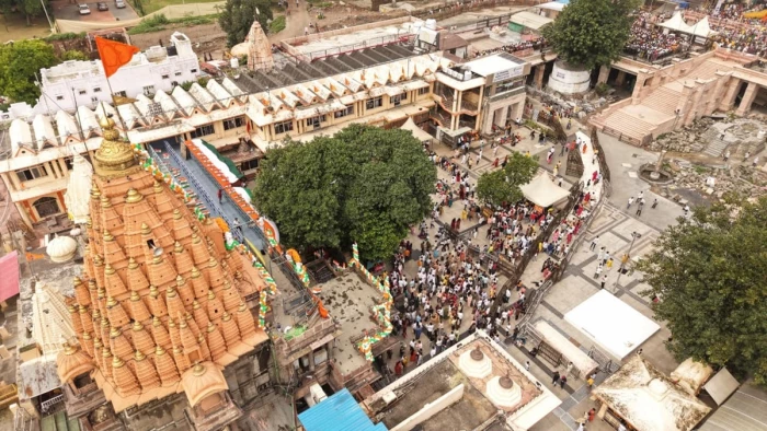 उज्जैन में दो दिनों में दस लाख से अधिक भक्तों ने किए भगवान महाकाल के दर्शन