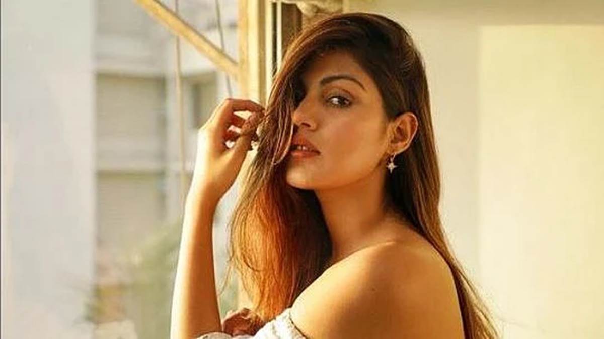 'सॉरी, आप रिया चक्रवर्ती के पिता हैं तो आप यहां काम नहीं कर सकते, एक्‍ट्रेस ने किया खुलासा-कंट्रोवर्सी के चलते पापा की नौकरी चली गई थी