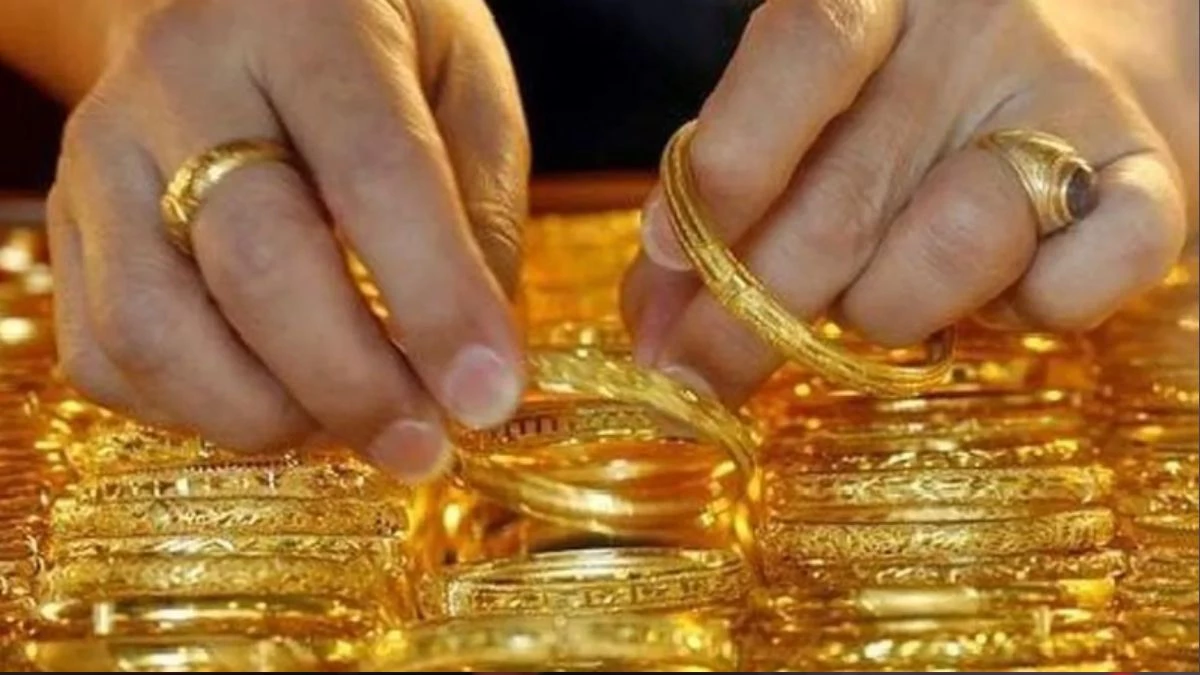 Indore Gold Rate Today: इंदौर में फीकी हुई सोना-चांदी की चमक, 200 रुपये सस्ता हुआ सिल्वर