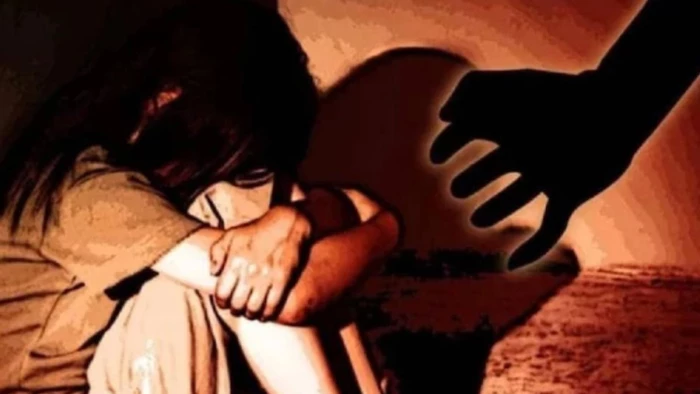 झाबुआ में छह वर्षीय बच्ची से दुष्कर्म का आरोप, घुमाने के बहाने सुनसान खेत ले गया मुंह बोला भाई