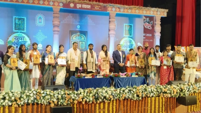 डिजिटल के साथ जिम्मेदार इंडिया बनाने की जरूरत, धर्मधानी उज्जैन में युवा धर्म संसद में खुलकर रखी अपनी बात