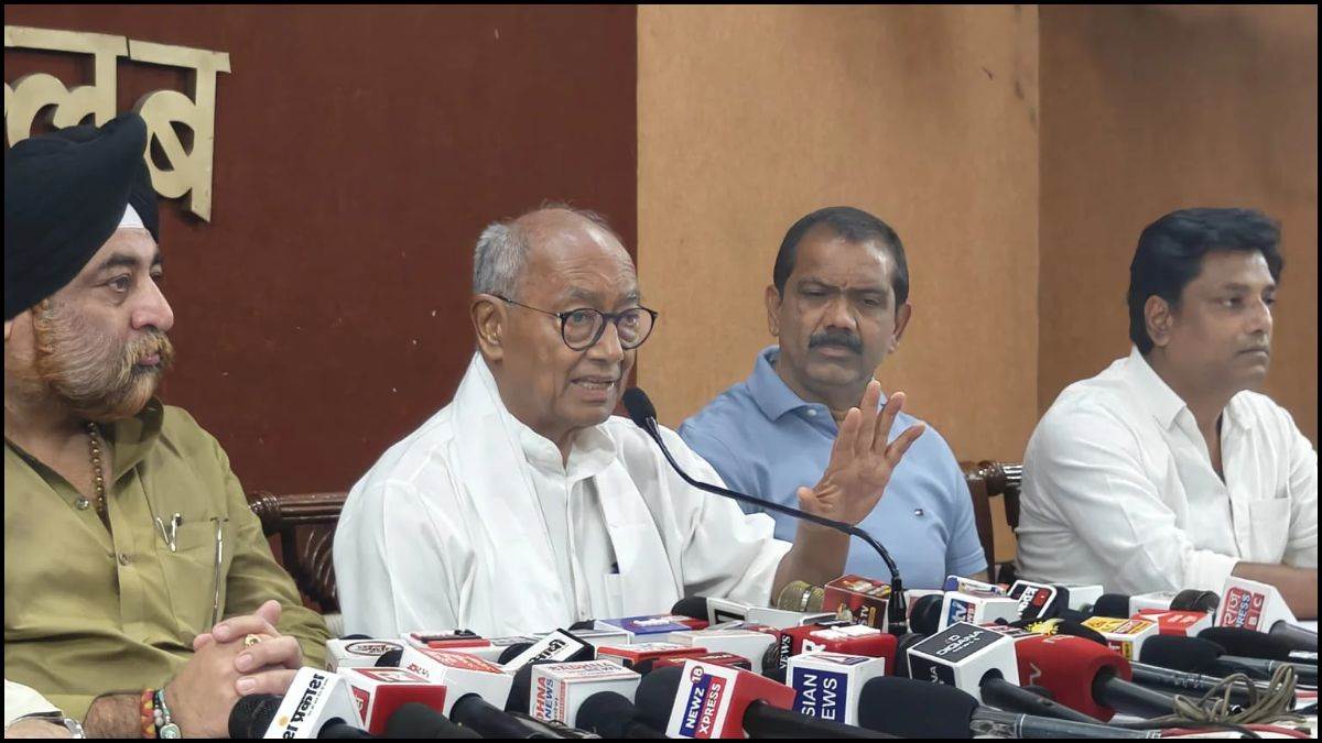 'चंदा चोरी में भी ज्ञानेश कुमार शामिल, मुझे EVM दो, वोट चोरी साबित कर दूंगा...'; इंदौर में बोले दिग्विजय सिंह
