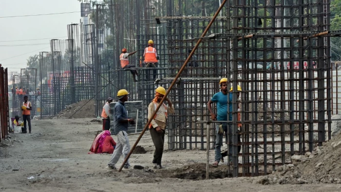 इंदौर में 350 करोड़ से बन रहा एलिवेटेड कॉरिडोर, एलआईजी से इंडस्ट्री हाउस और पलासिया से गीताभवन तक पिलर हो रहे खड़े