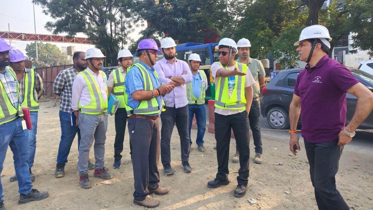 इंदौर मेट्रो में औसतन दो से ढाई हजार यात्री प्रतिदिन कर रहे सफर, किराये से 37 लाख रुपये की आय