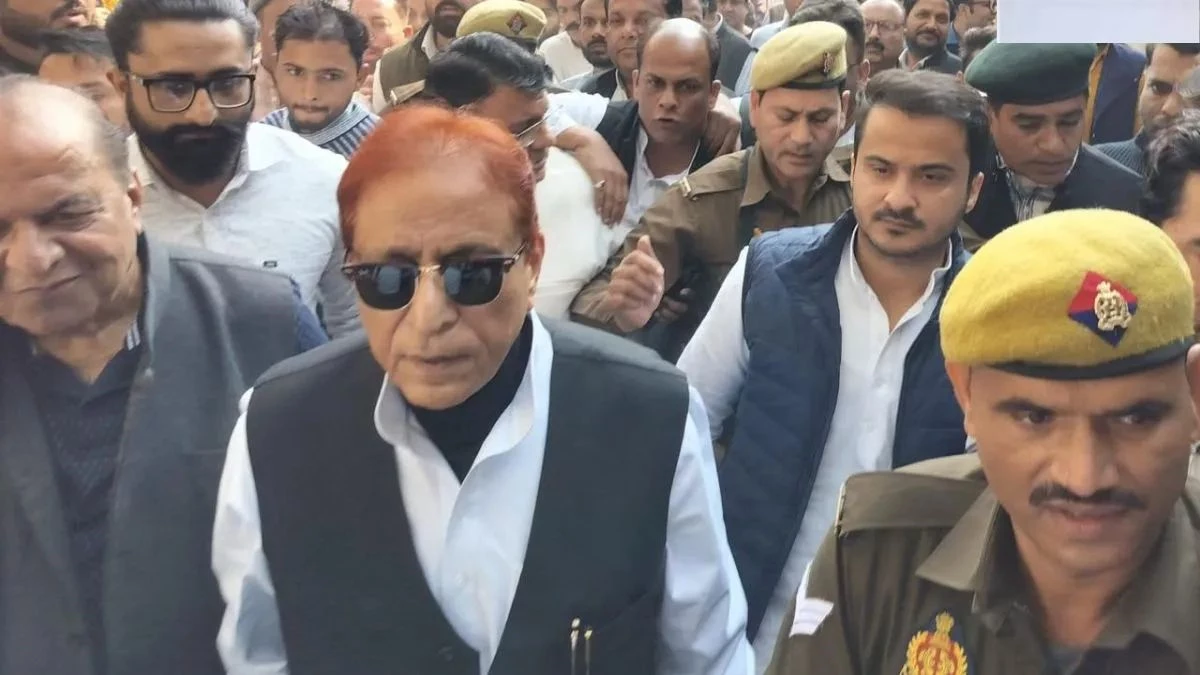 Azam Khan और अब्दुल्ला खान दोषी करार, दो पैन कार्ड मामले में दोनों को सात-सात साल की सजा सुनाई