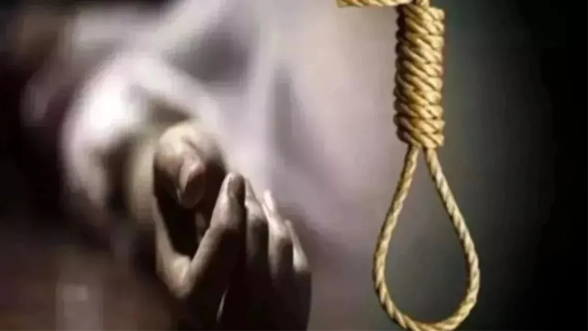 हैदराबाद में ड्रेस को लेकर दोस्तों ने उड़ाया मजाक, चौथी के छात्र ने ID कार्ड से लगाई फांसी