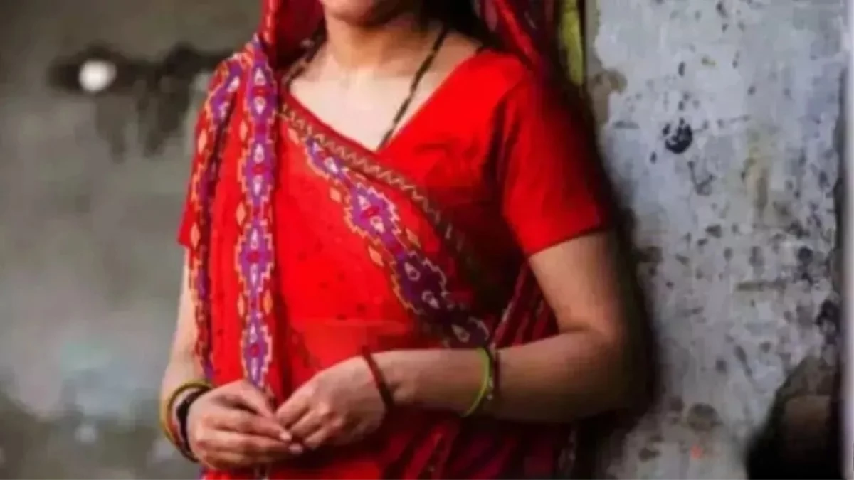 'मैं तुमसे प्यार करती हूं', इंस्पेक्टर के पीछे पड़ी महिला, खून से प्रेम पत्र लिख दी सुसाइड की धमकी