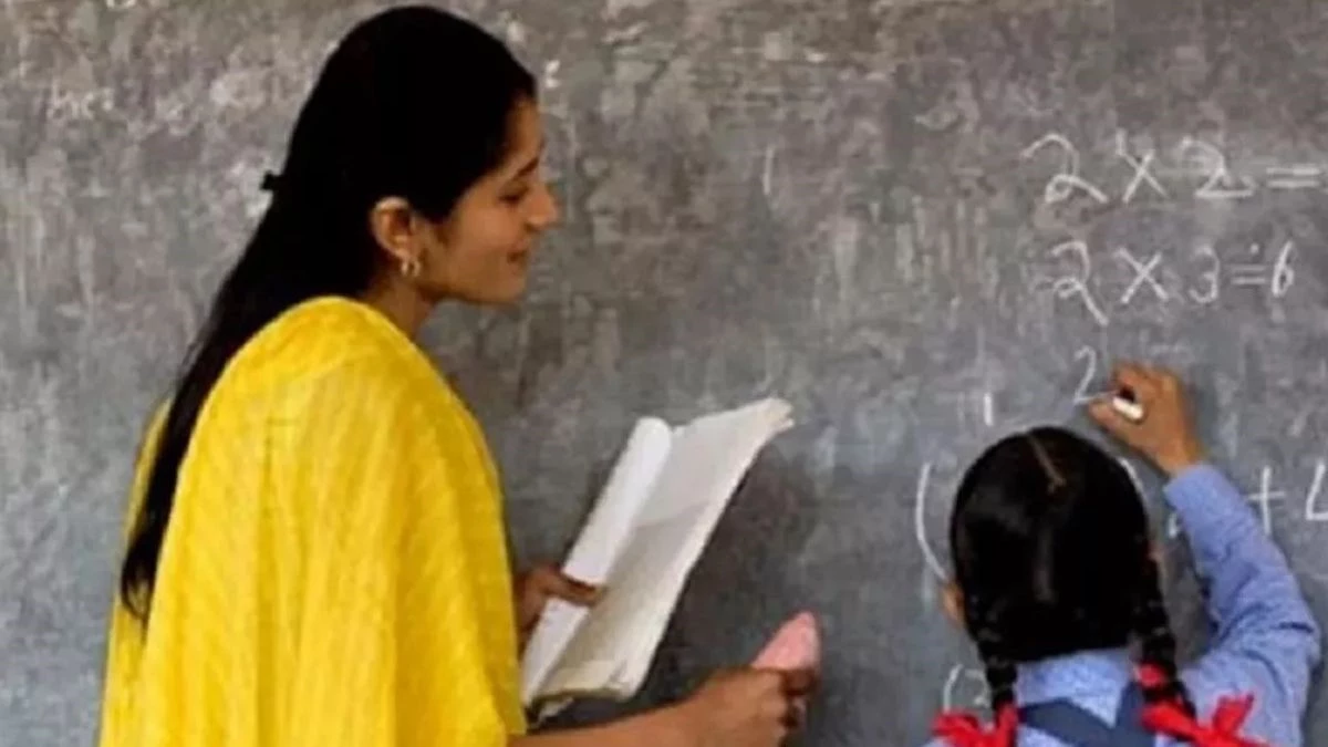 MP में पुरानी शिक्षक भर्ती प्रक्रिया पुरी नहीं पाई, जारी कर दी नई समय-सारिणी, आवेदन दे-देकर अभ्यर्थियों पर बढ़ा आर्थिक बोझ