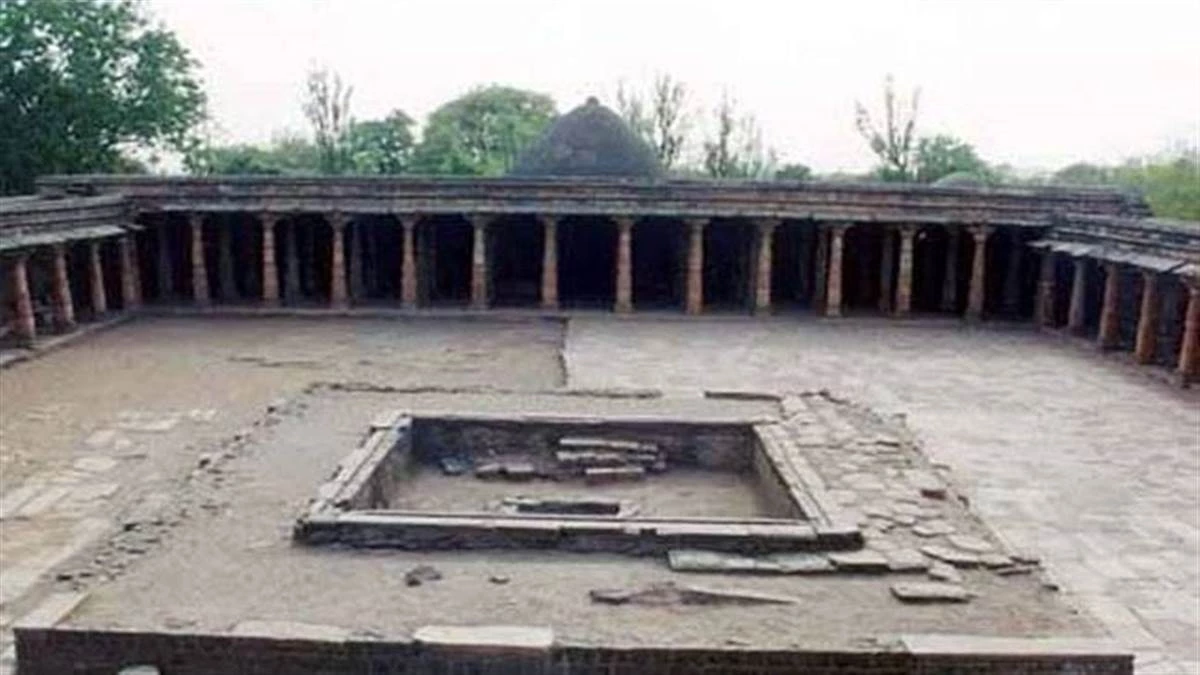 Bhojshala Dhar: भोजशाला को हिंदुओं को सौंपने की मांग को लेकर अब लगातार होगा सत्याग्रह