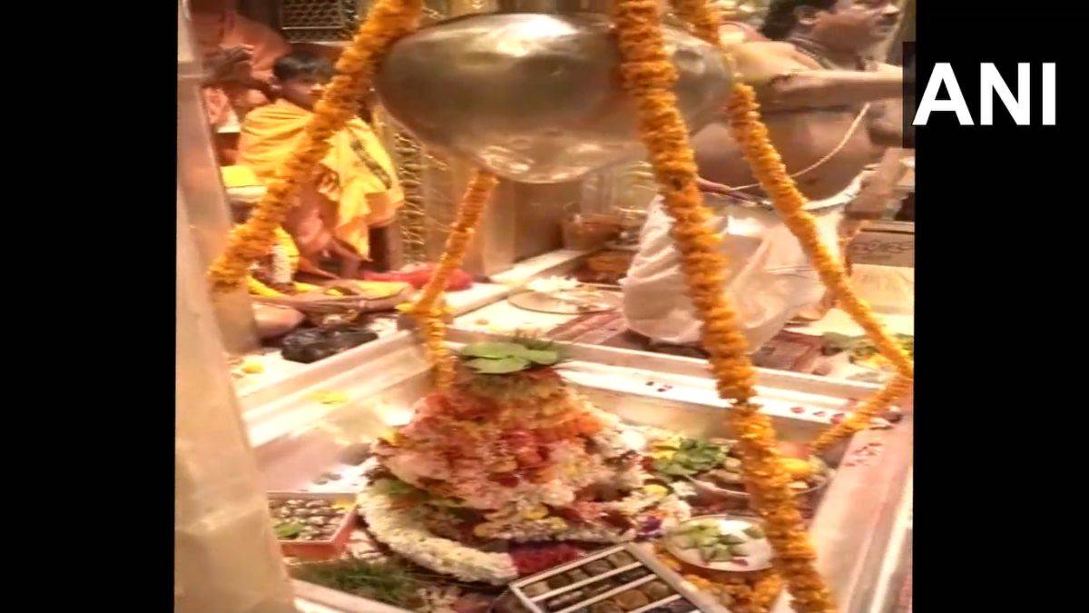 LIVE Aarti Darshan: महाशिवरात्रि का उल्लास, काशी विश्वनाथ मंदिर आरती ...