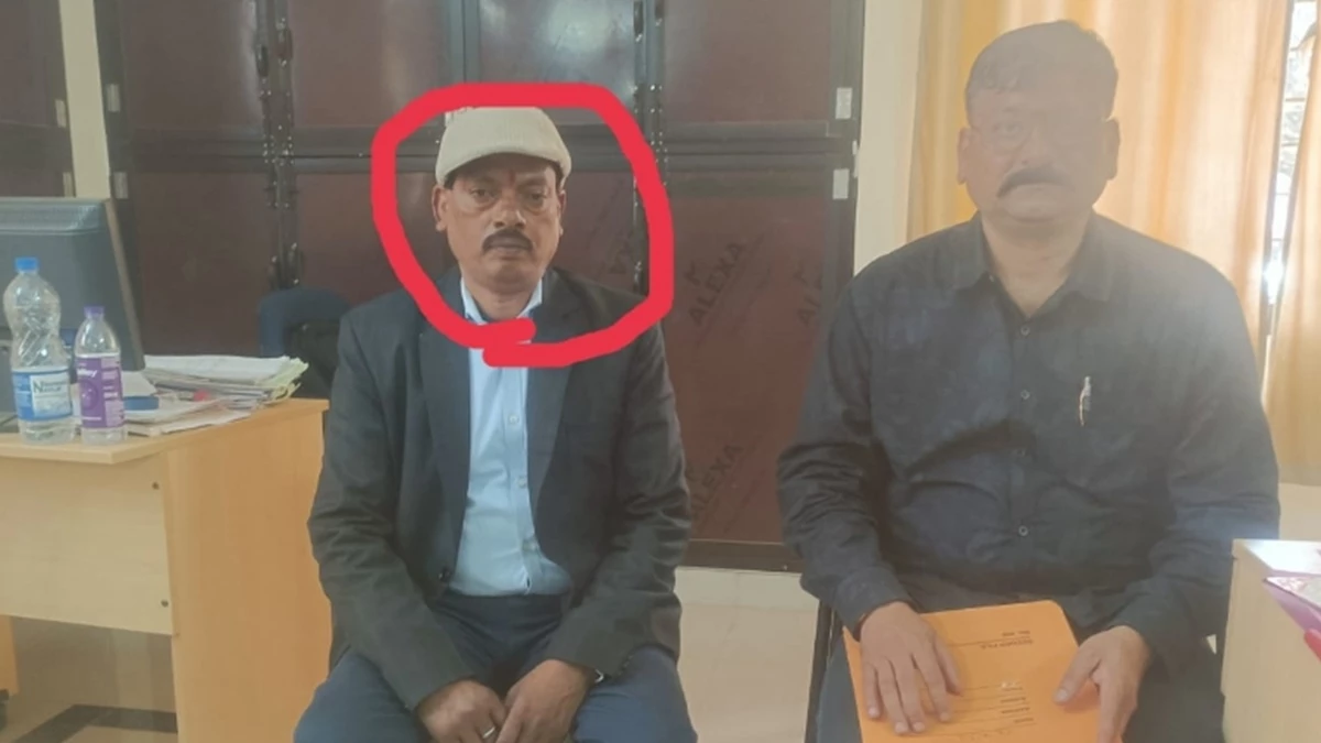 मंडला में खसरा नाम सुधार के लिए 5 हजार की रिश्वत लेते रीडर लोकायुक्त के हत्थे चढ़ा