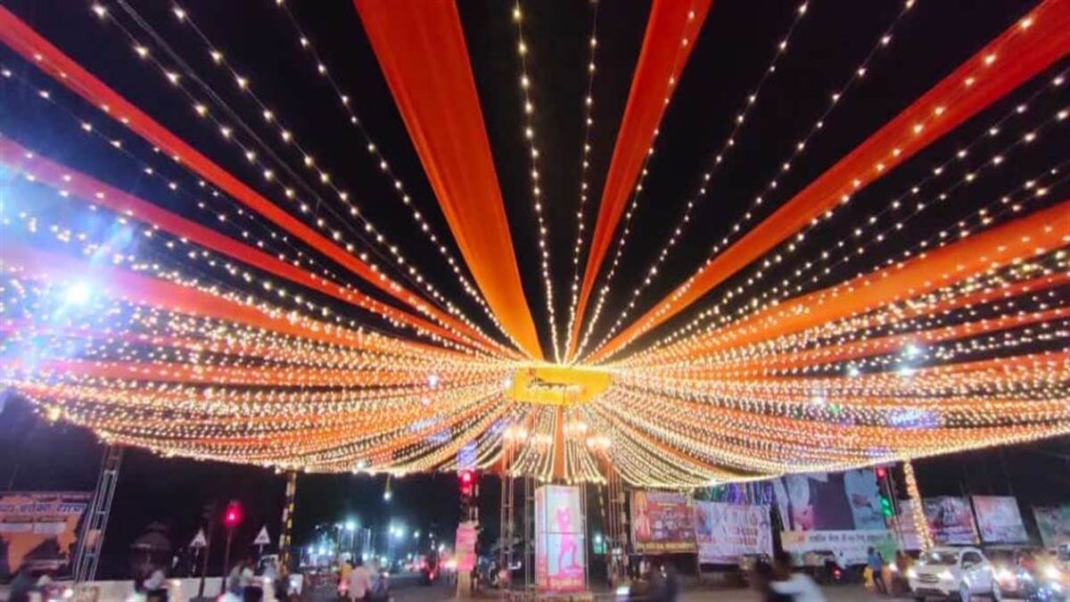हिंदू नववर्ष के स्वागत की तैयारी में जगमगाए शहर के चौक- चौराहे