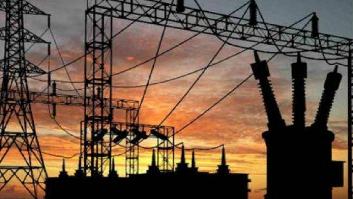 Bilaspur News: बेमौसम वर्षा से बिगड़ी बिजली व्यवस्था, दिनभर परेशान रहे लोग
