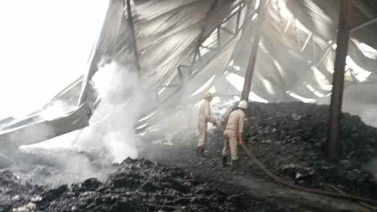 Bhilai News: बीएसपी के एसएलआरएम सेंटर में लगी आग, फायर बिग्रेड की दो वाहनें बुझाने में जुटी